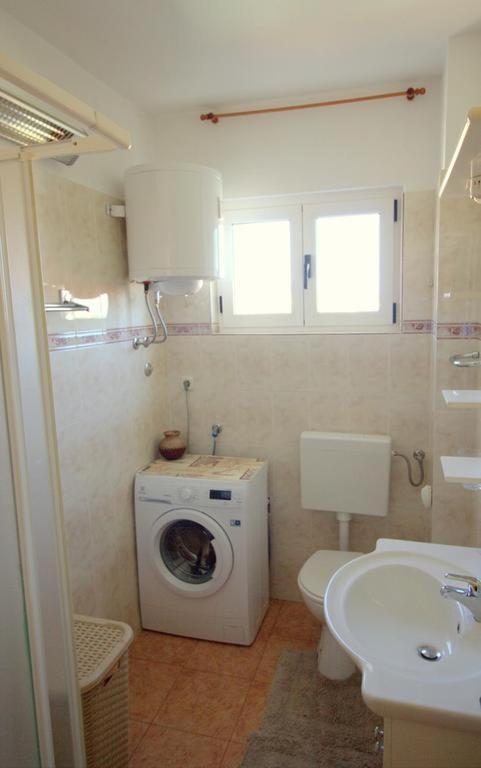 Apartmani Neda カリ エクステリア 写真